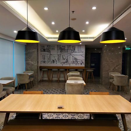 Holiday Inn Express Ahmedabad Prahlad Nagar By Ihg Luaran gambar